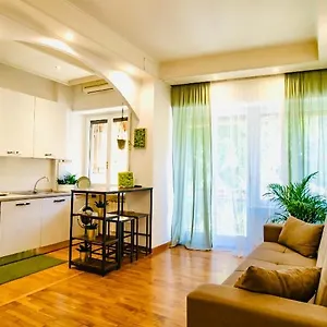  Holiday home Plant House Eur